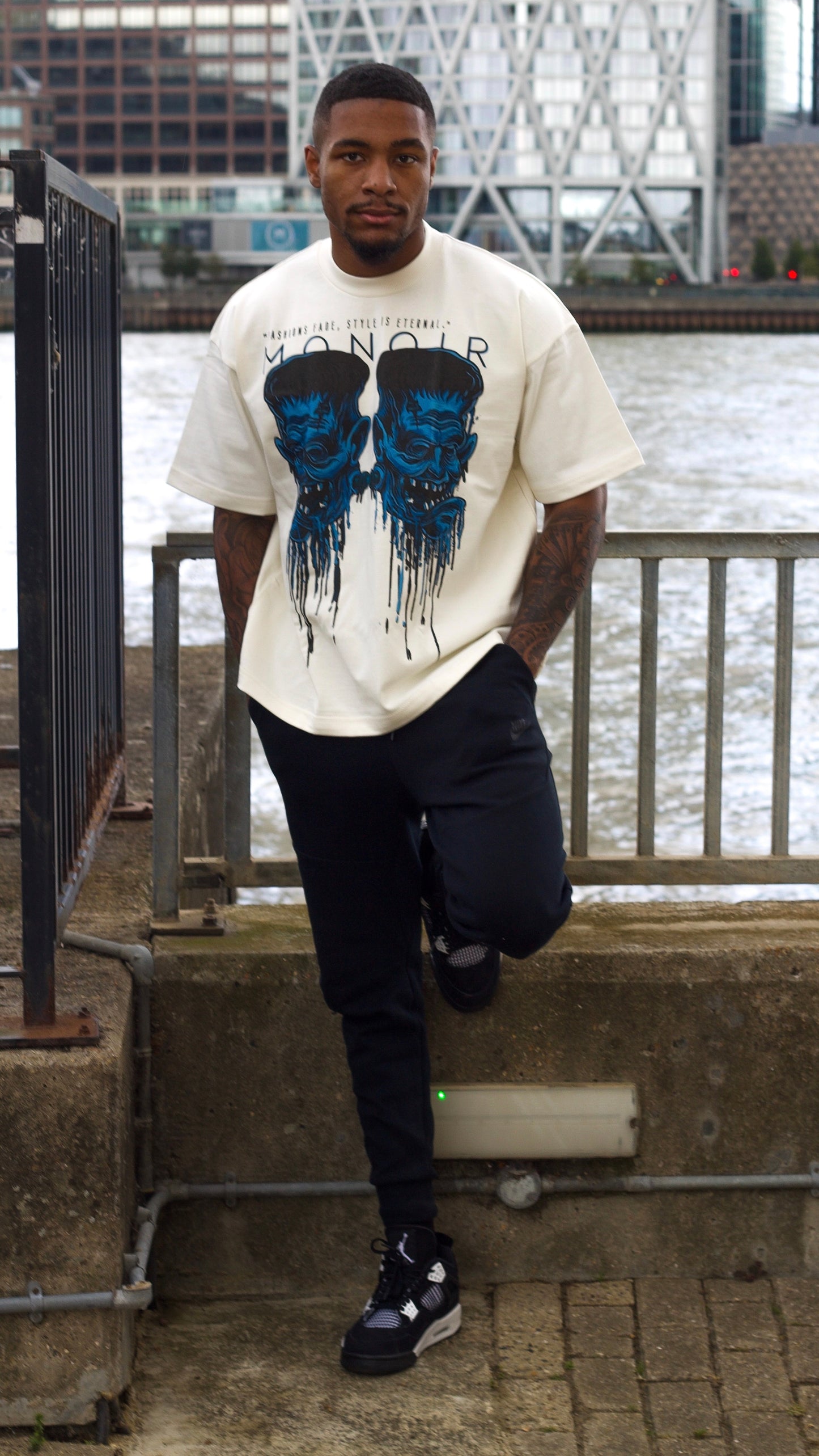 MONOIR NAVY TEE
